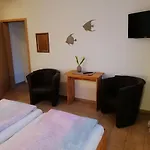 Boddenhus Auf Ruegen - Und *