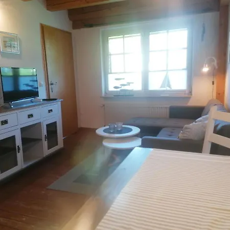 Boddenhus Auf Ruegen - Und Appartement Rappin