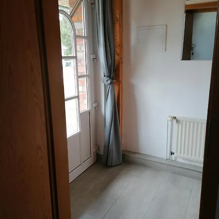 Boddenhus Auf Ruegen - Und Apartmán Rappin