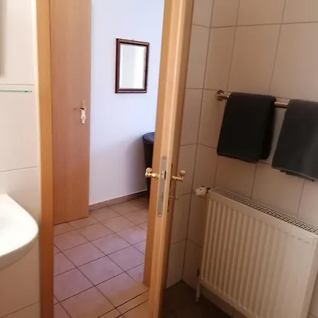Boddenhus Auf Ruegen - Und Apartmán