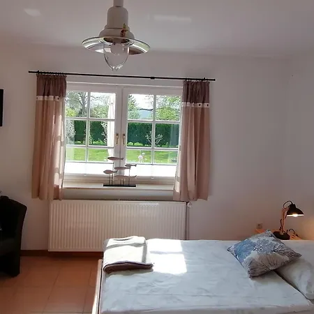 Boddenhus Auf Ruegen - Und *